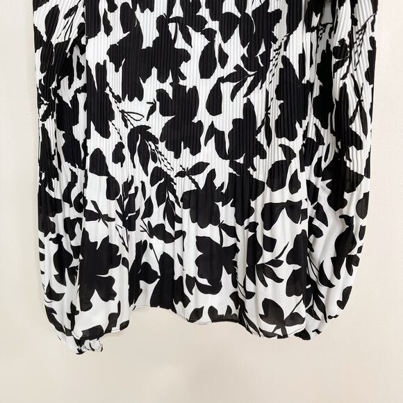 INC International Concepts Cold Shoulder Pleated Floral Blouse Black White M - Picture 5 of 10